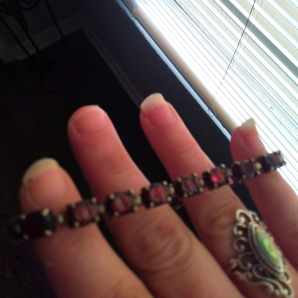 Antique sterling and garnet tennis bracelet - Picture 2 of 2